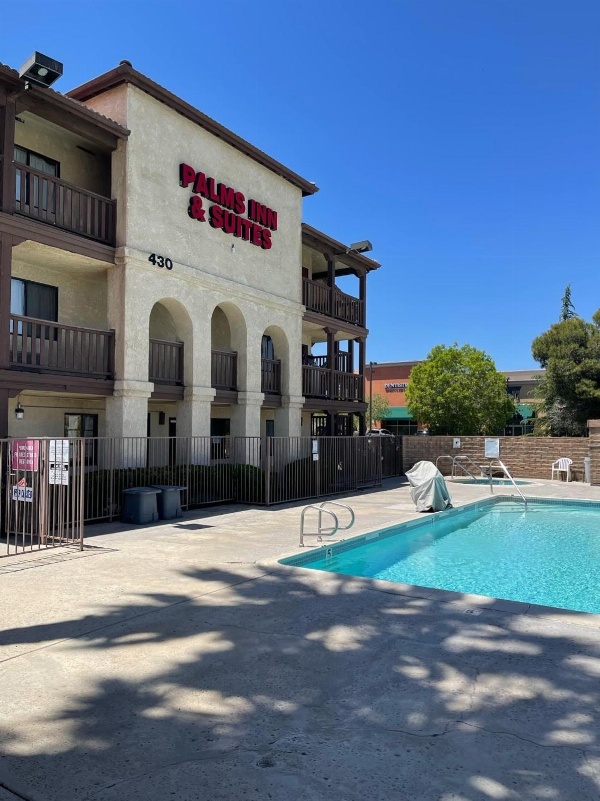 Palms Inn & Suites image 1